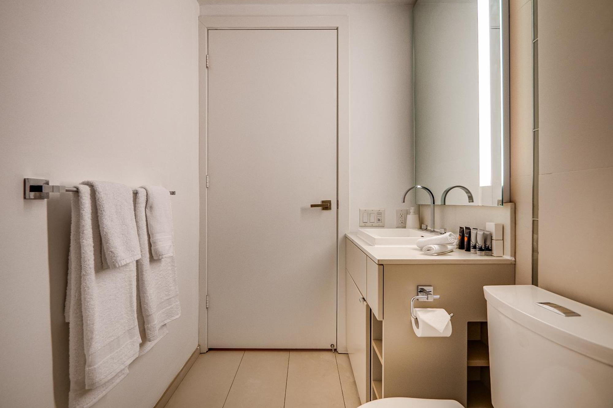 Modern Suite On Peter St - City View Toronto Dış mekan fotoğraf